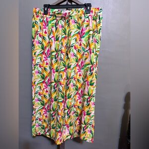 Tropical Leaf Print Capris - Pink & Green